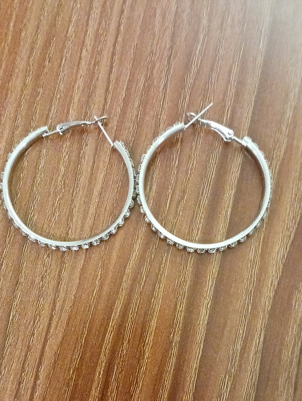 Source Unknown Silver Hoop Earrings with Clear Crystals